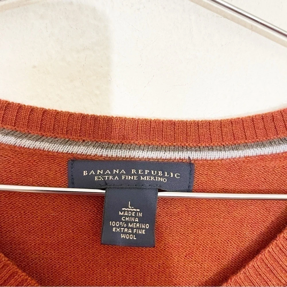 Banana Republic Extra Fine Merino Wool V-Neck Lightweight Sweater Large Brown